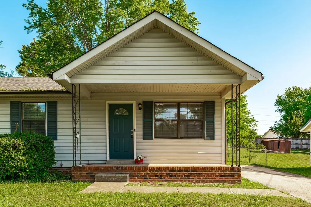 215 Al Oerter Drive Clarksville TN 37042