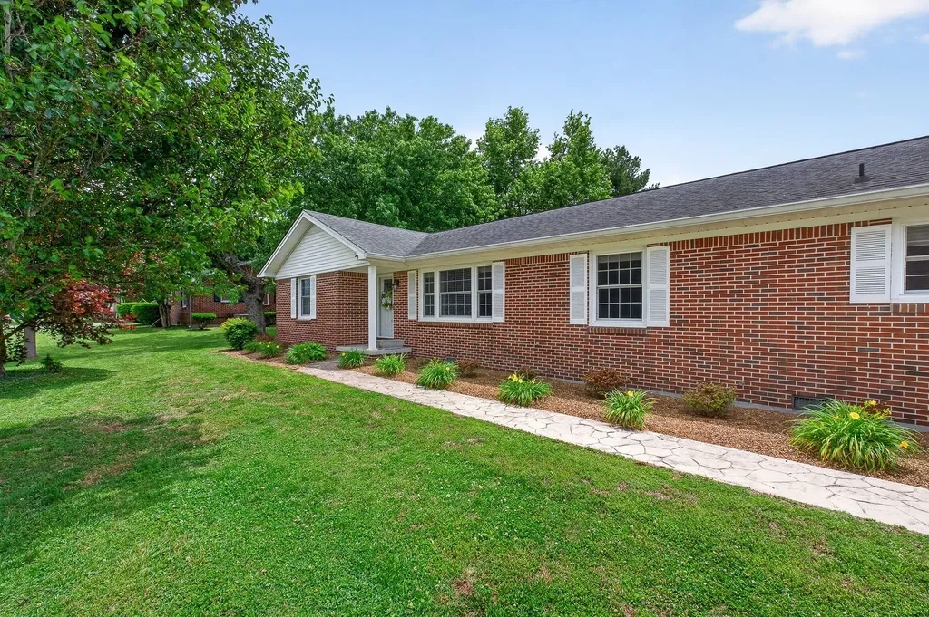 701 Cill Street Smithville TN 37166