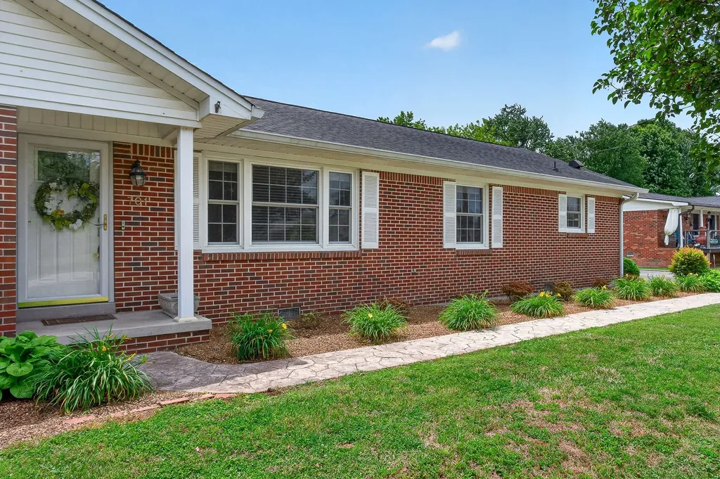 701 Cill Street Smithville TN 37166