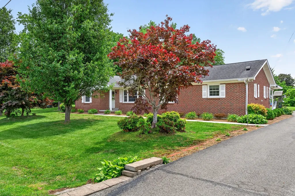 701 Cill Street Smithville TN 37166