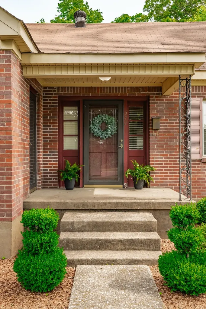 572 Hawkins Drive Gallatin TN 37066