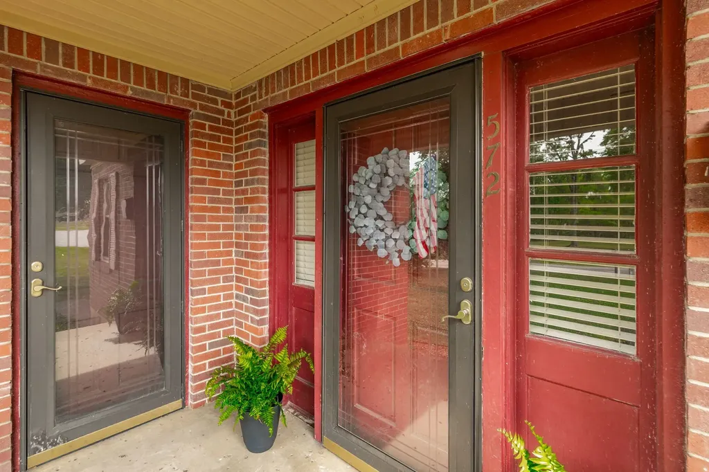 572 Hawkins Drive Gallatin TN 37066