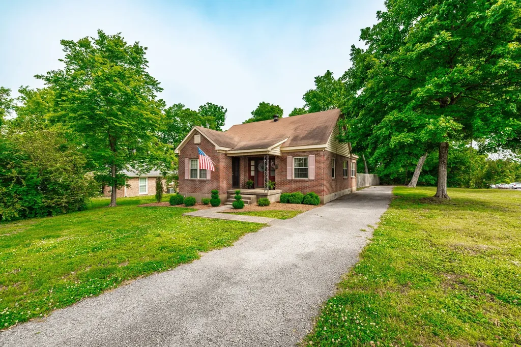 572 Hawkins Drive Gallatin TN 37066