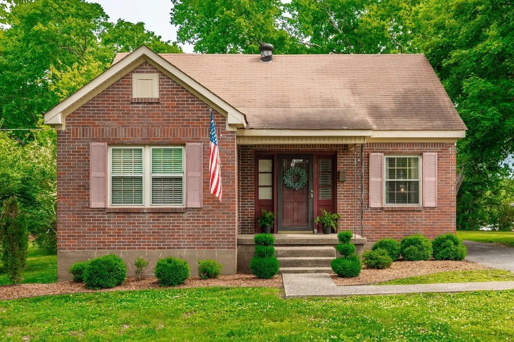 572 Hawkins Drive Gallatin TN 37066