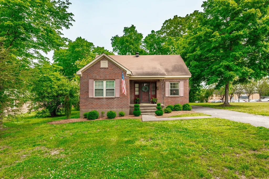 572 Hawkins Drive Gallatin TN 37066