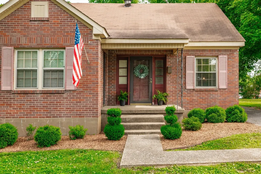 572 Hawkins Drive Gallatin TN 37066
