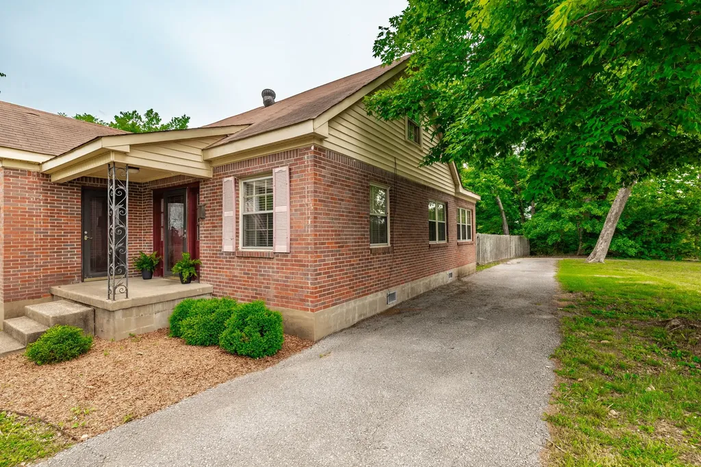 572 Hawkins Drive Gallatin TN 37066