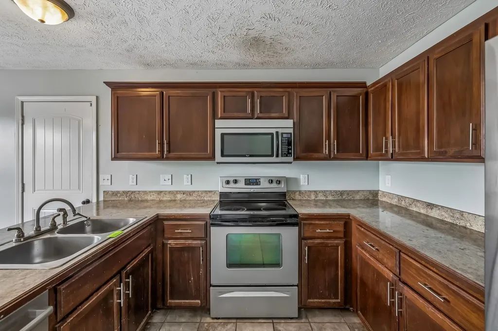 1372 Constitution Drive Clarksville TN 37042