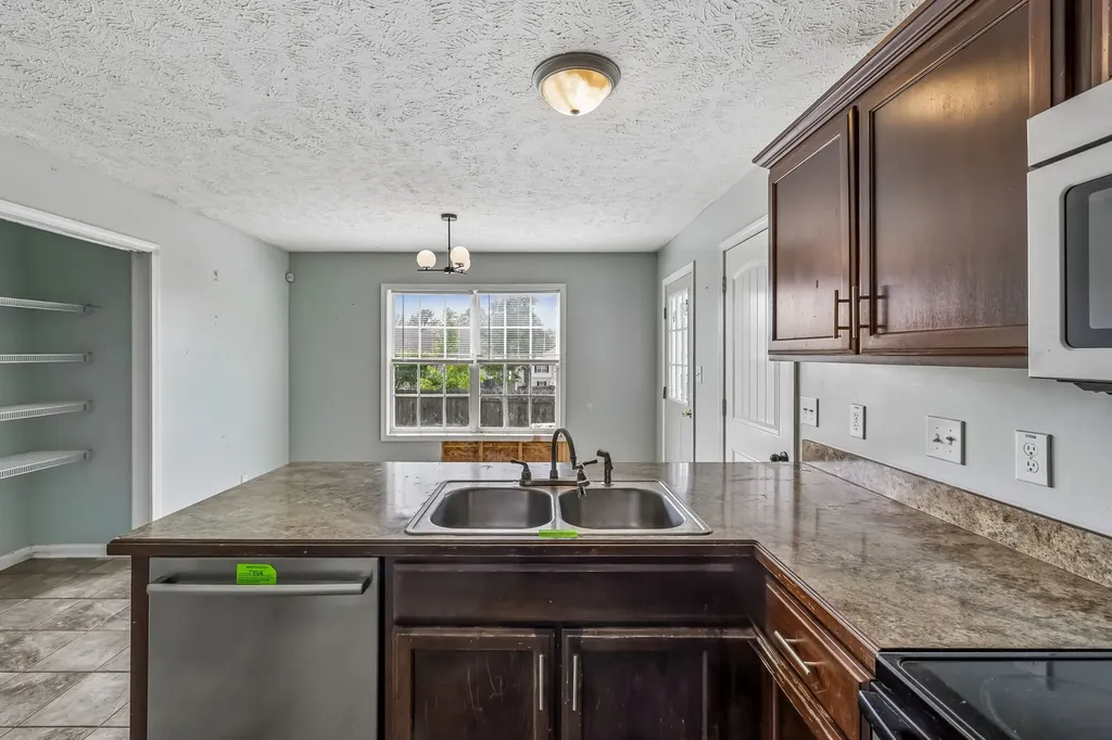 1372 Constitution Drive Clarksville TN 37042