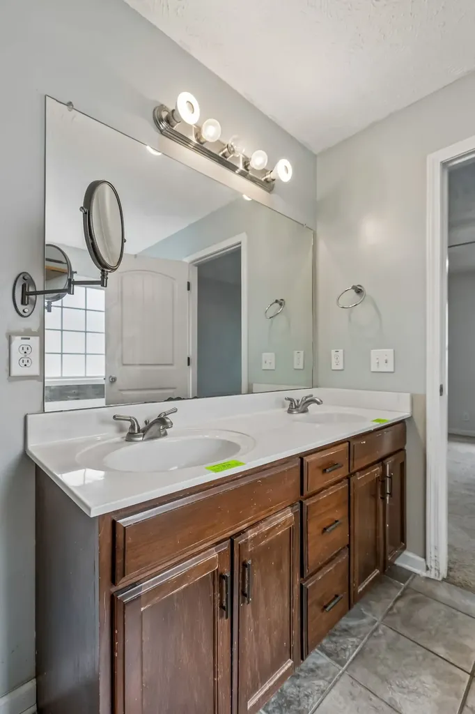 1372 Constitution Drive Clarksville TN 37042