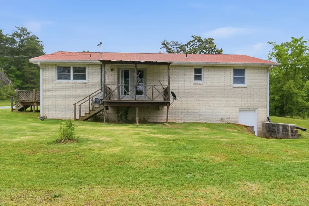 150 Mutt Road White Bluff TN 37187