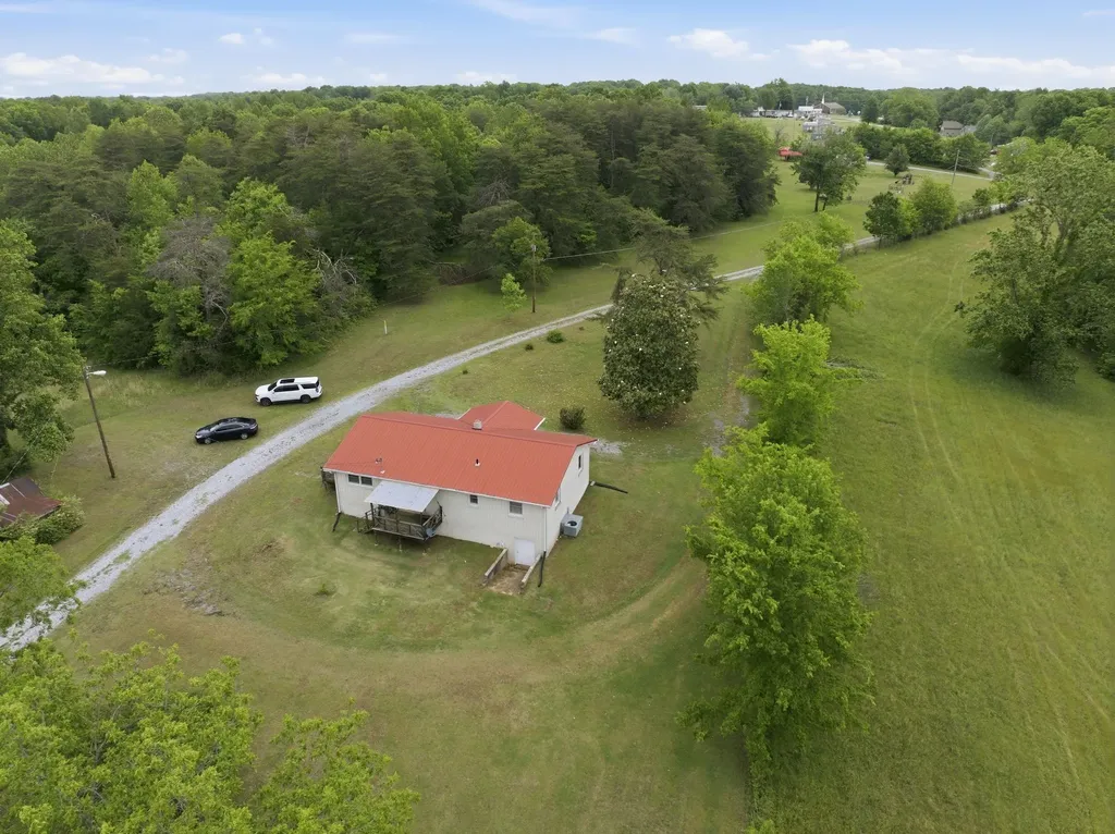 150 Mutt Road White Bluff TN 37187
