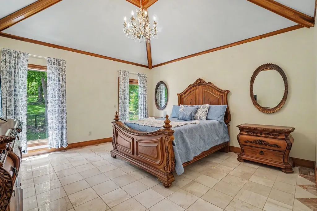 320 Shutes Cove Old Hickory TN 37138