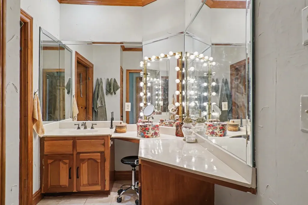 320 Shutes Cove Old Hickory TN 37138