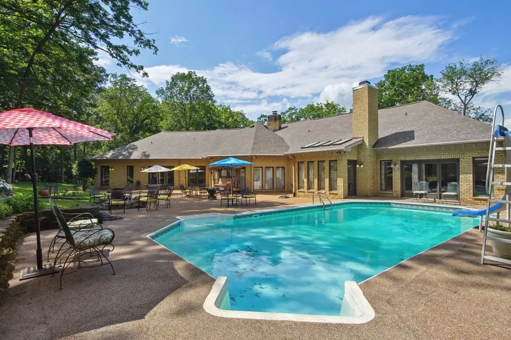 320 Shutes Cove Old Hickory TN 37138