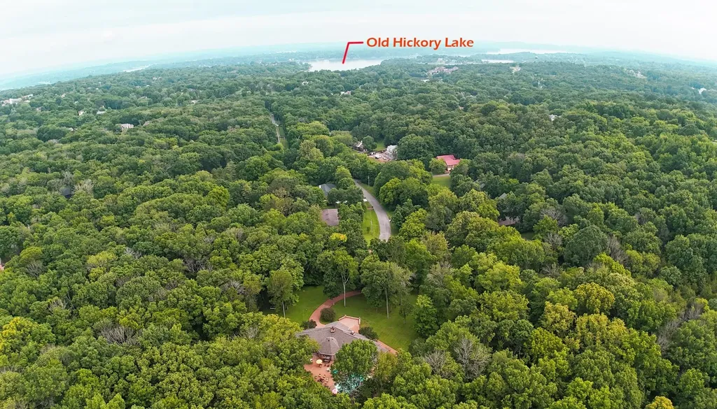 320 Shutes Cove Old Hickory TN 37138