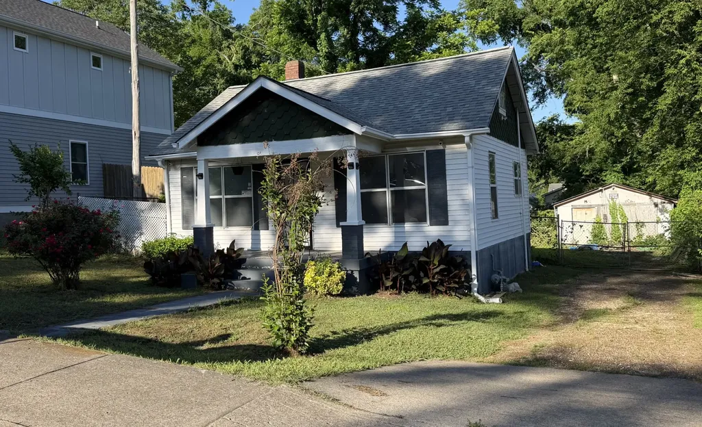 1738 24th Ave, N Nashville TN 37208
