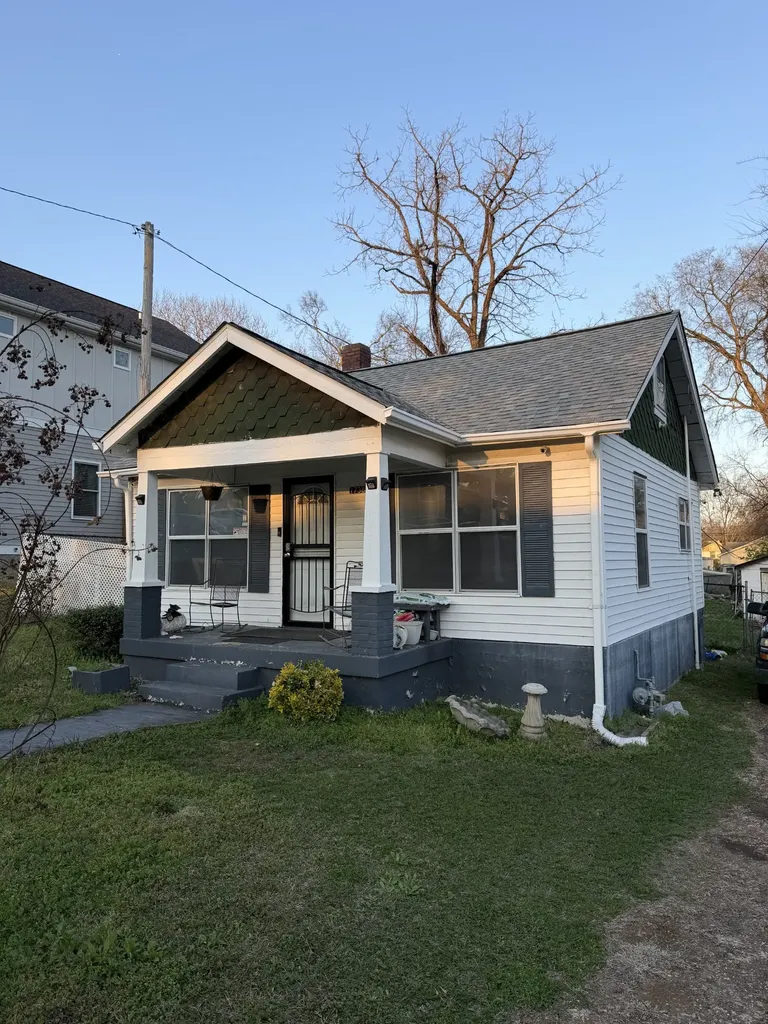 1738 24th Ave, N Nashville TN 37208