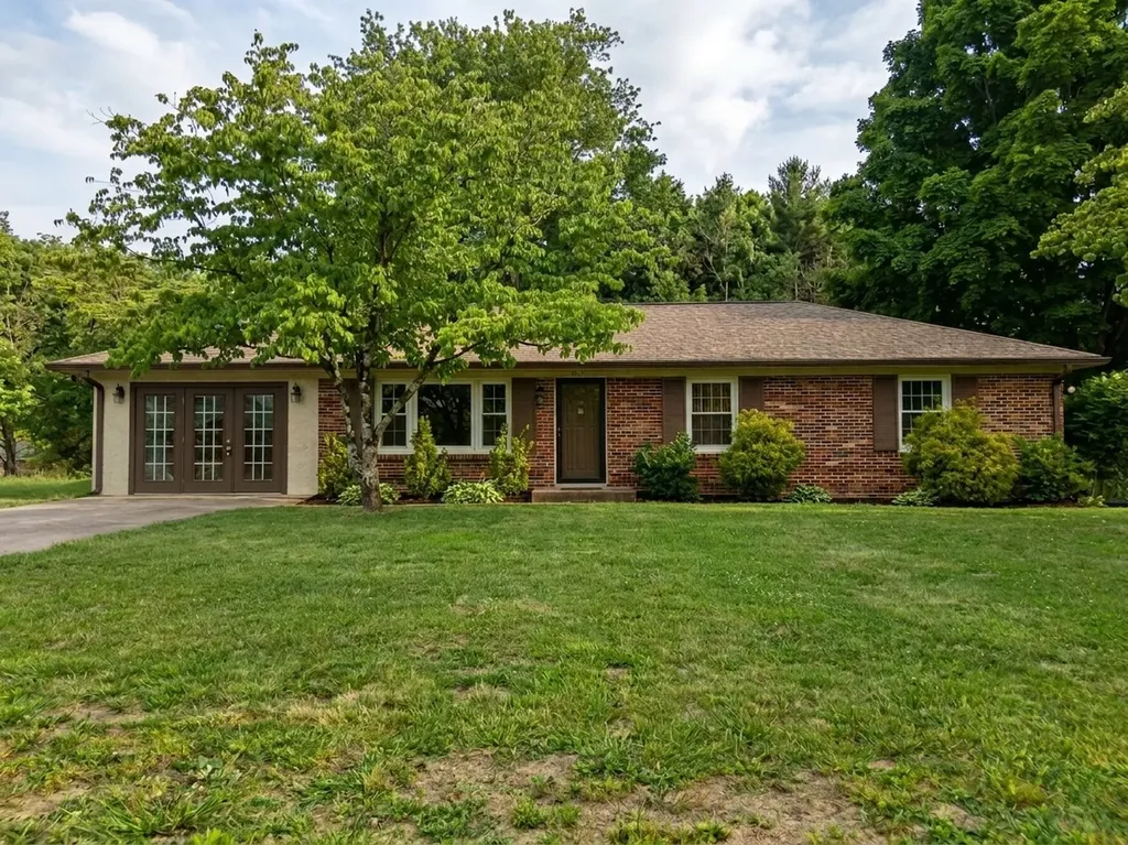 805 Fairlane Circle Smithville TN 37166