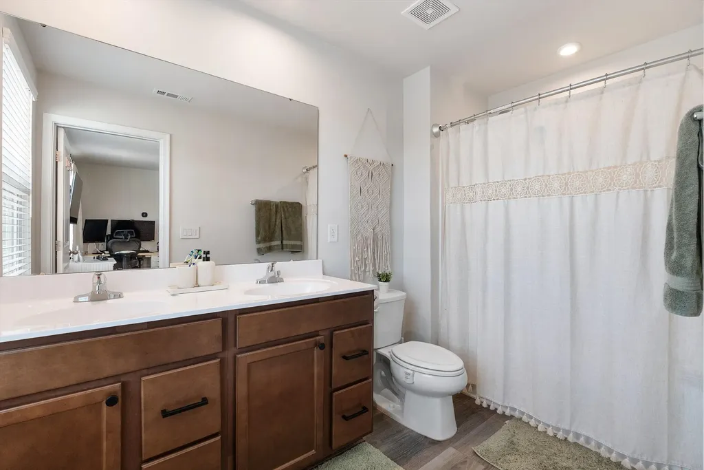 2325 Burnwick Grove Spring Hill TN 37174