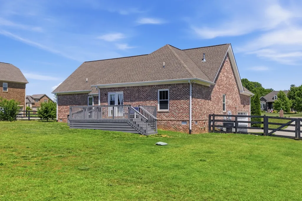 4016 Pleasant Gate Lane Columbia TN 38401