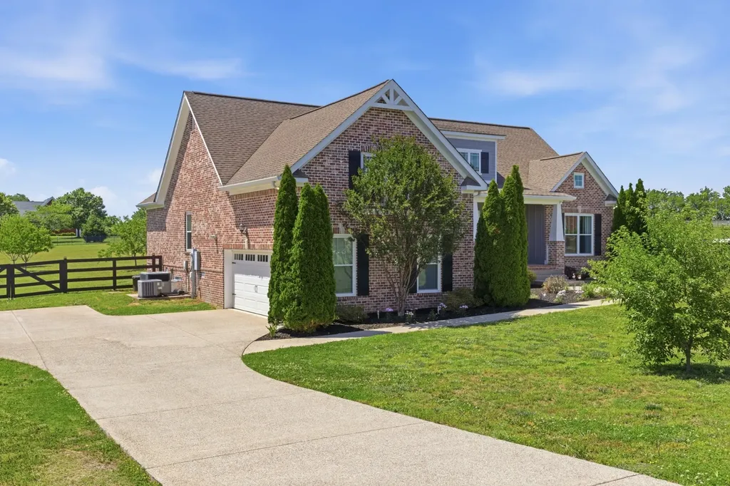 4016 Pleasant Gate Lane Columbia TN 38401