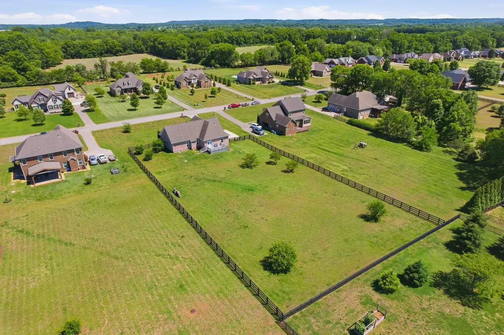 4016 Pleasant Gate Lane Columbia TN 38401