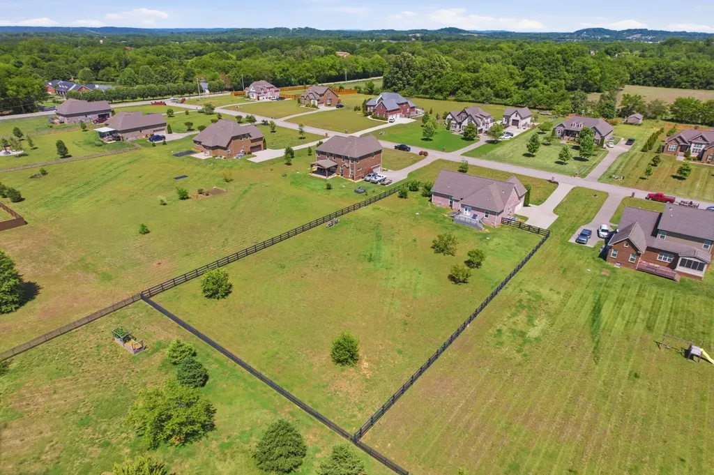 4016 Pleasant Gate Lane Columbia TN 38401