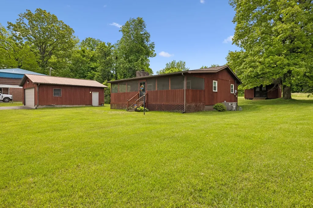 115 1st Street Monteagle TN 37356