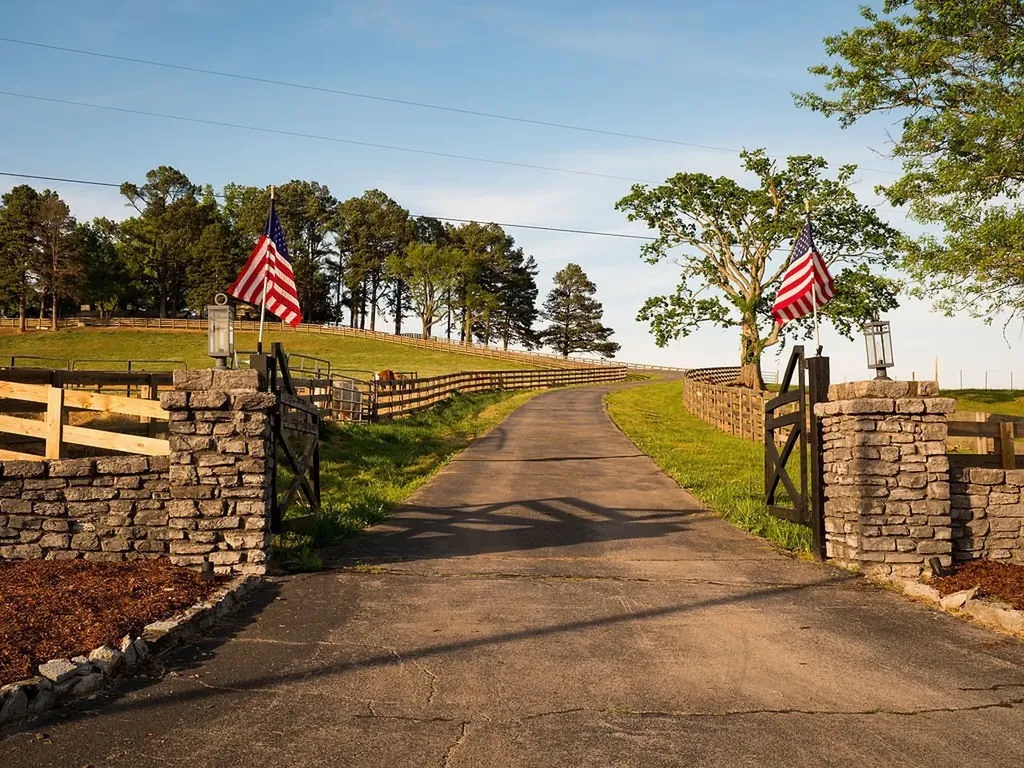 2311 Darks Mill Road Columbia TN 38401