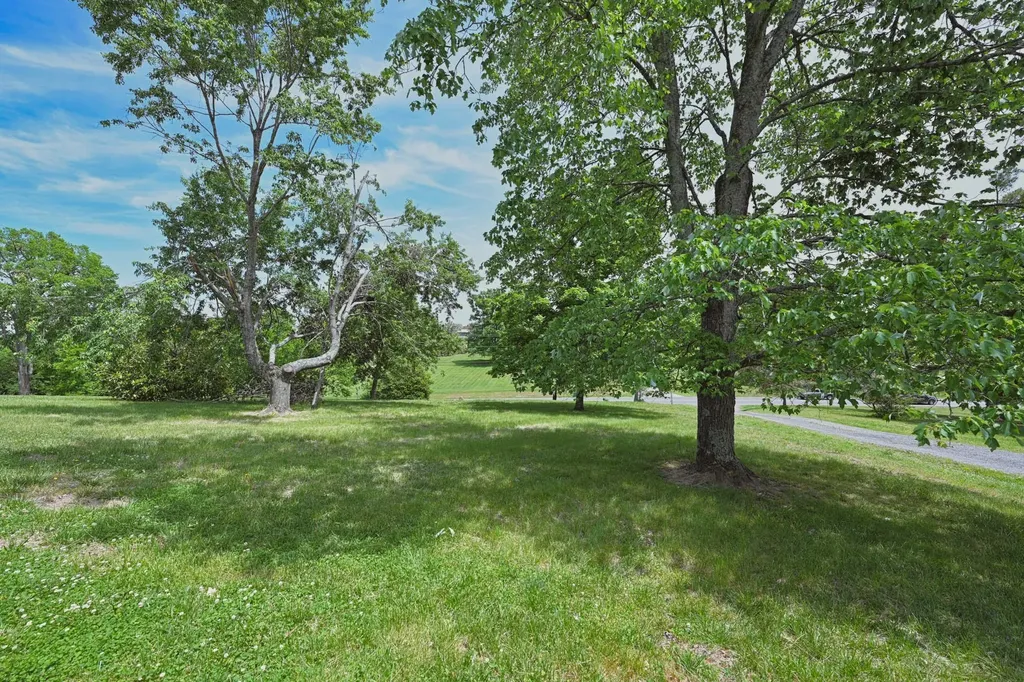 795 New Shackle Island Road Hendersonville TN 37075