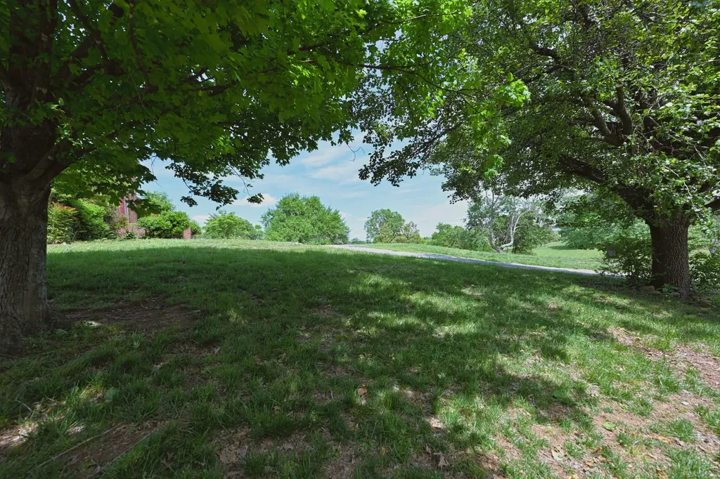795 New Shackle Island Road Hendersonville TN 37075