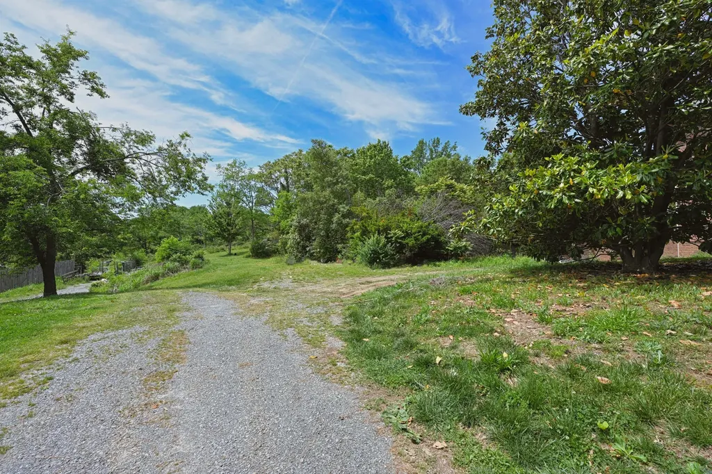 795 New Shackle Island Road Hendersonville TN 37075