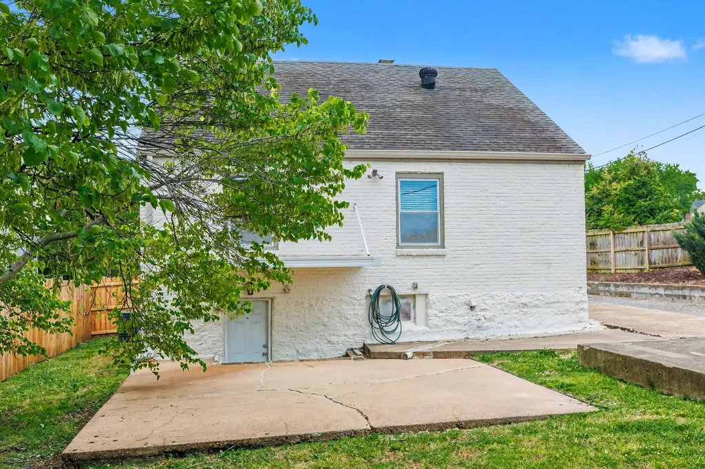 3703 Burrus Street Nashville TN 37216