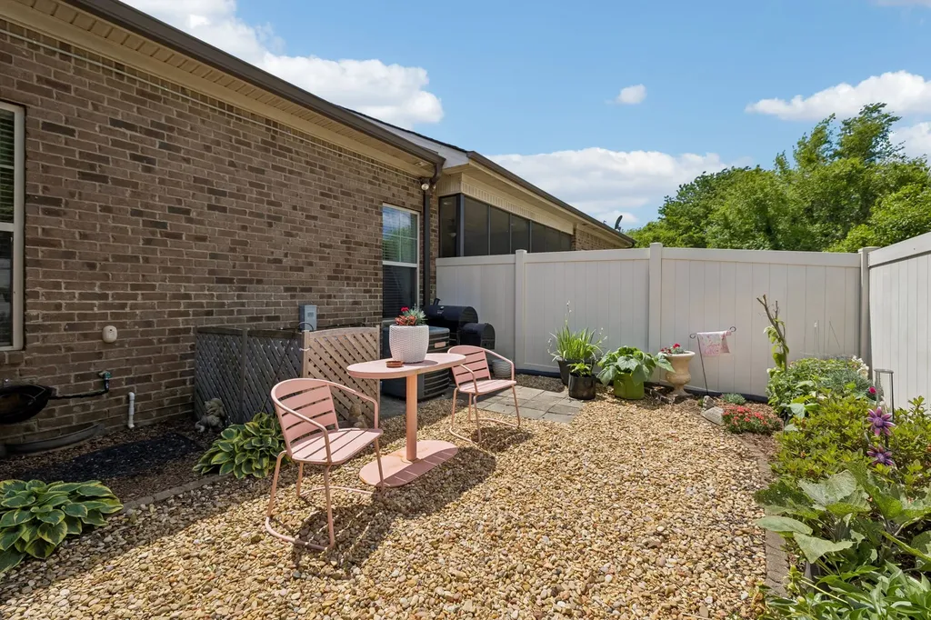 2143 Herring Crossing Murfreesboro TN 37130