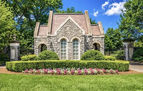 2037 Fransworth Drive Nashville TN 37205