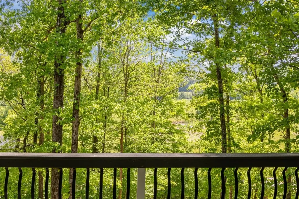 6130 Clydeton Road Waverly TN 37185