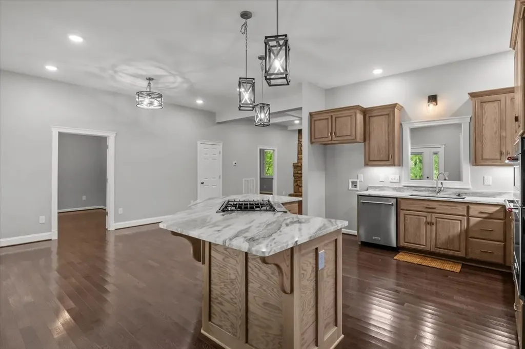 6130 Clydeton Road Waverly TN 37185