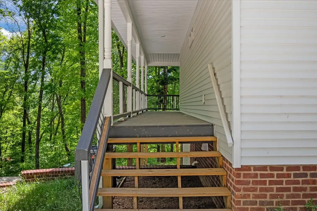 6130 Clydeton Road Waverly TN 37185
