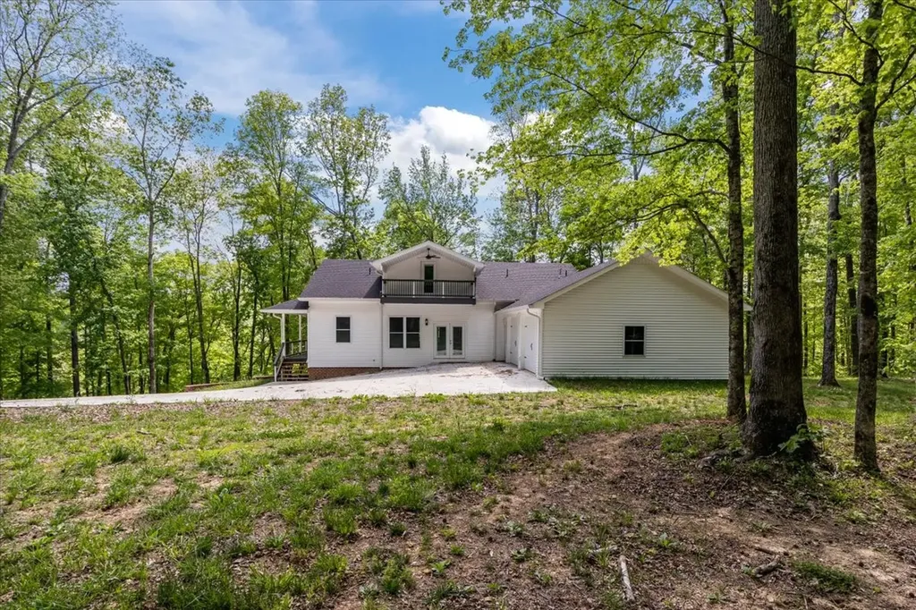 6130 Clydeton Road Waverly TN 37185