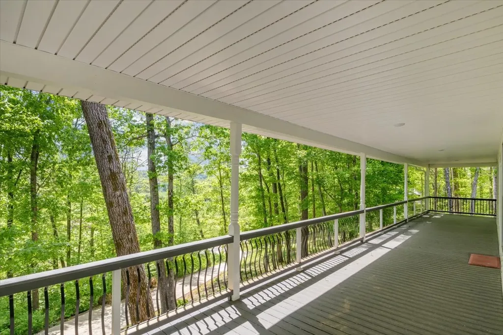 6130 Clydeton Road Waverly TN 37185