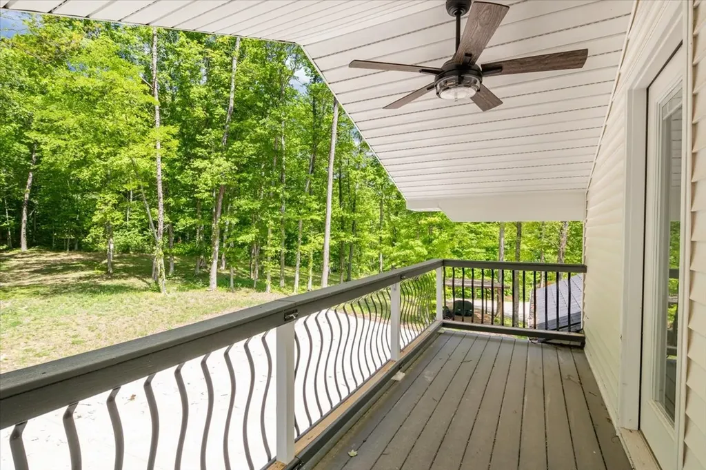6130 Clydeton Road Waverly TN 37185