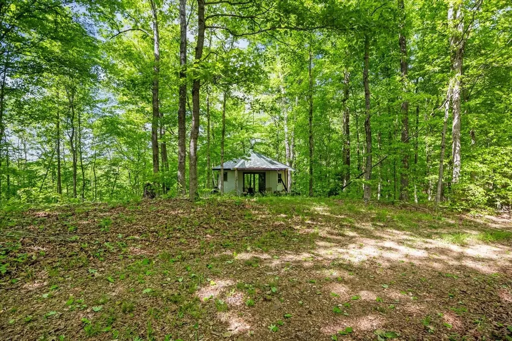 6130 Clydeton Road Waverly TN 37185