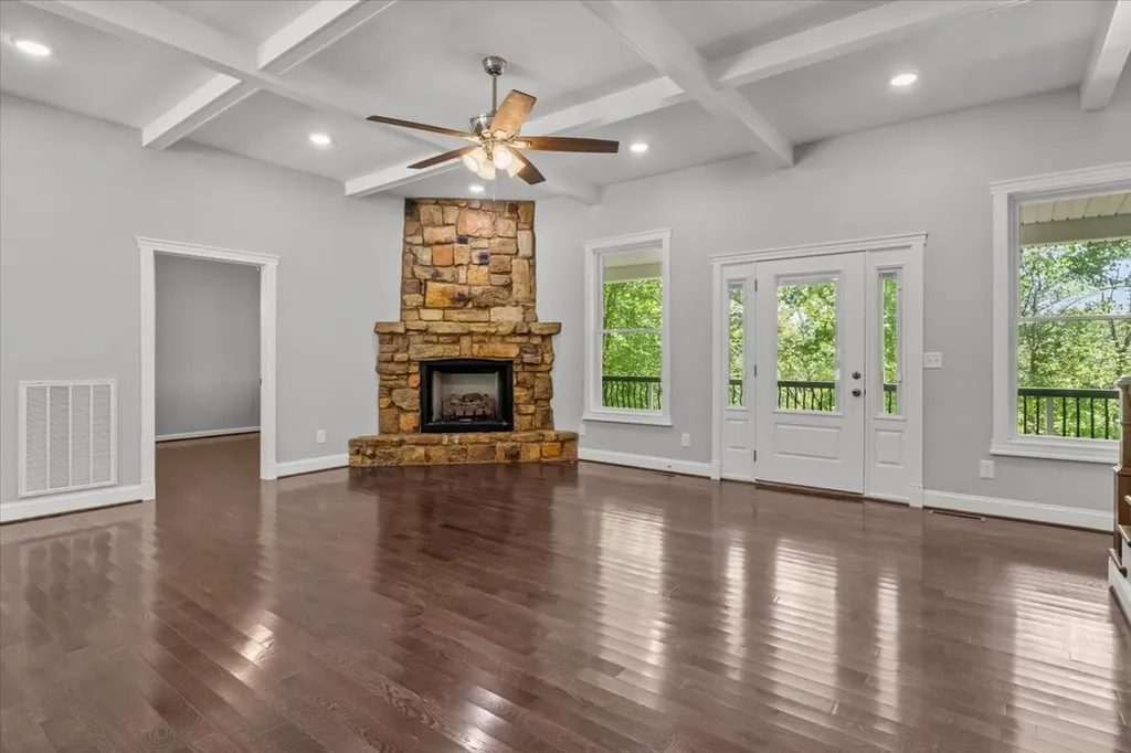 6130 Clydeton Road Waverly TN 37185