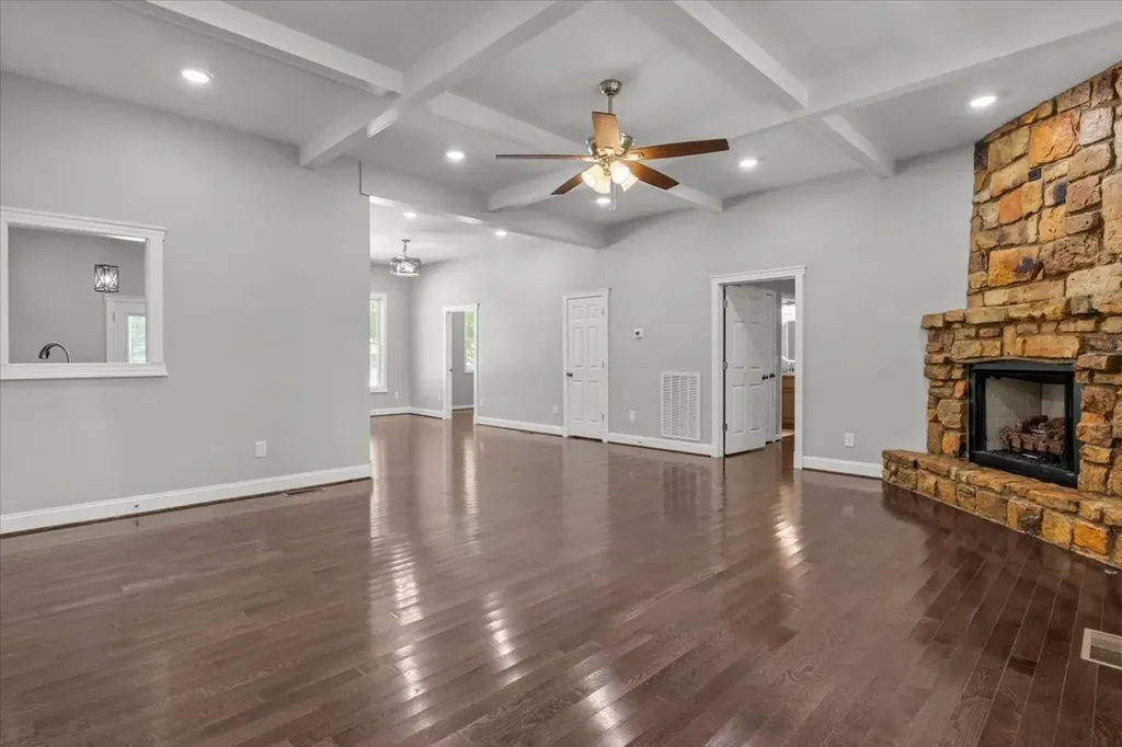 6130 Clydeton Road Waverly TN 37185