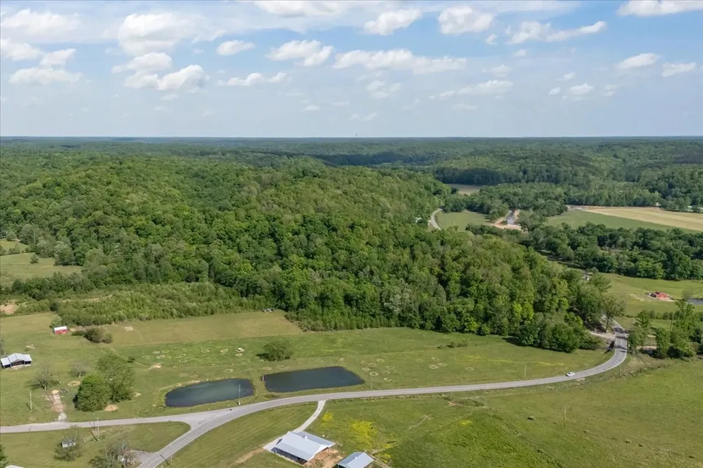 6130 Clydeton Road Waverly TN 37185