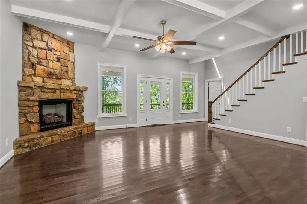 6130 Clydeton Road Waverly TN 37185