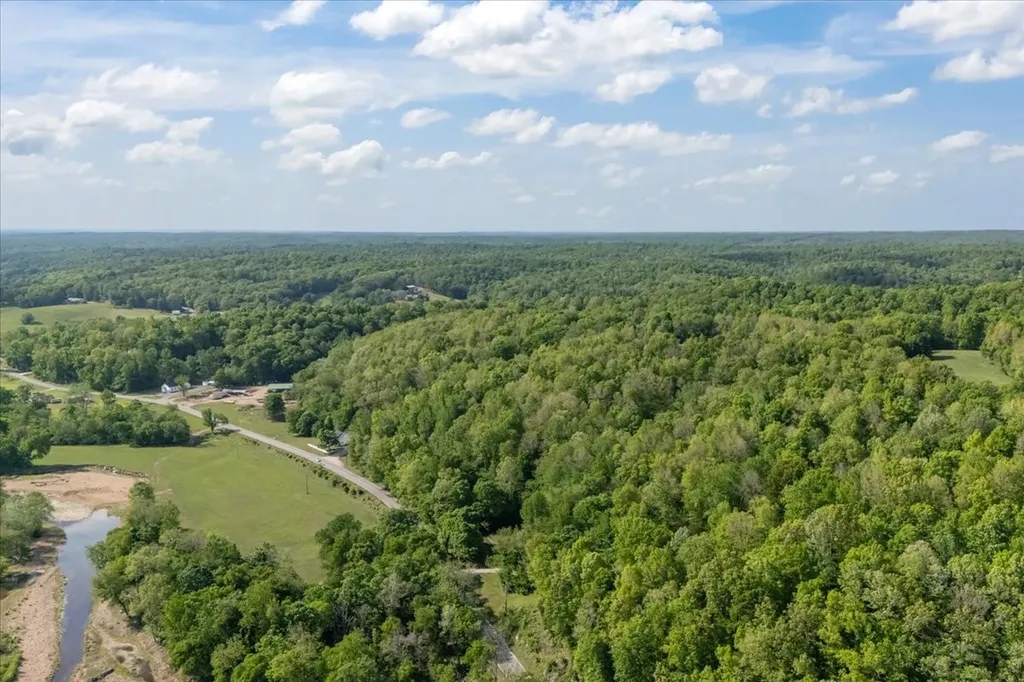 6130 Clydeton Road Waverly TN 37185