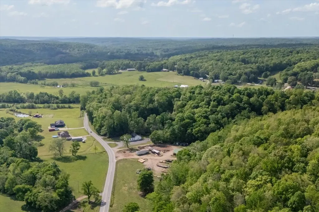 6130 Clydeton Road Waverly TN 37185