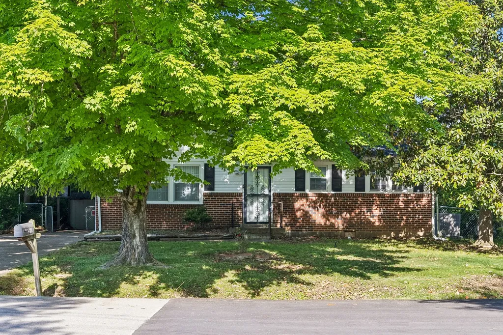 810 Country Club Drive Clarksville TN 37043